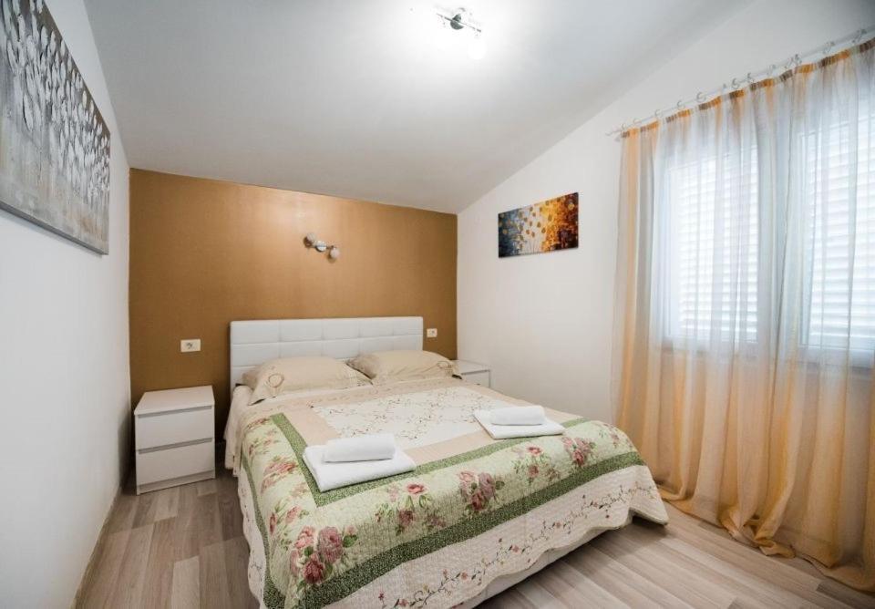 Apartments Care Donji Okrug  Esterno foto